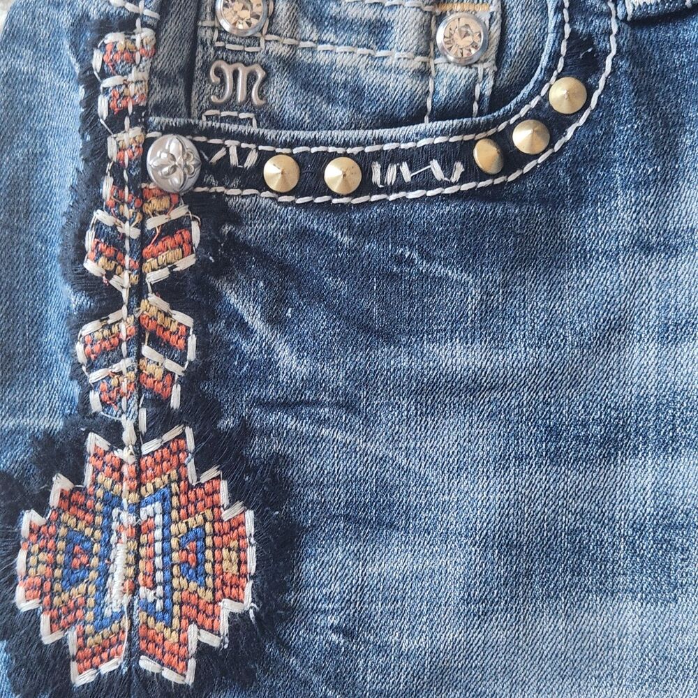 Miss Me Embellished/ Embroidered Tribal High Rise Denim Shorts Size 28 - Picture 4 of 5